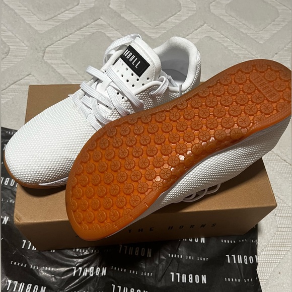 NOBULL brand new Outwork Trainers White and Gum size M8.5/ W10 with box - Picture 6 of 7